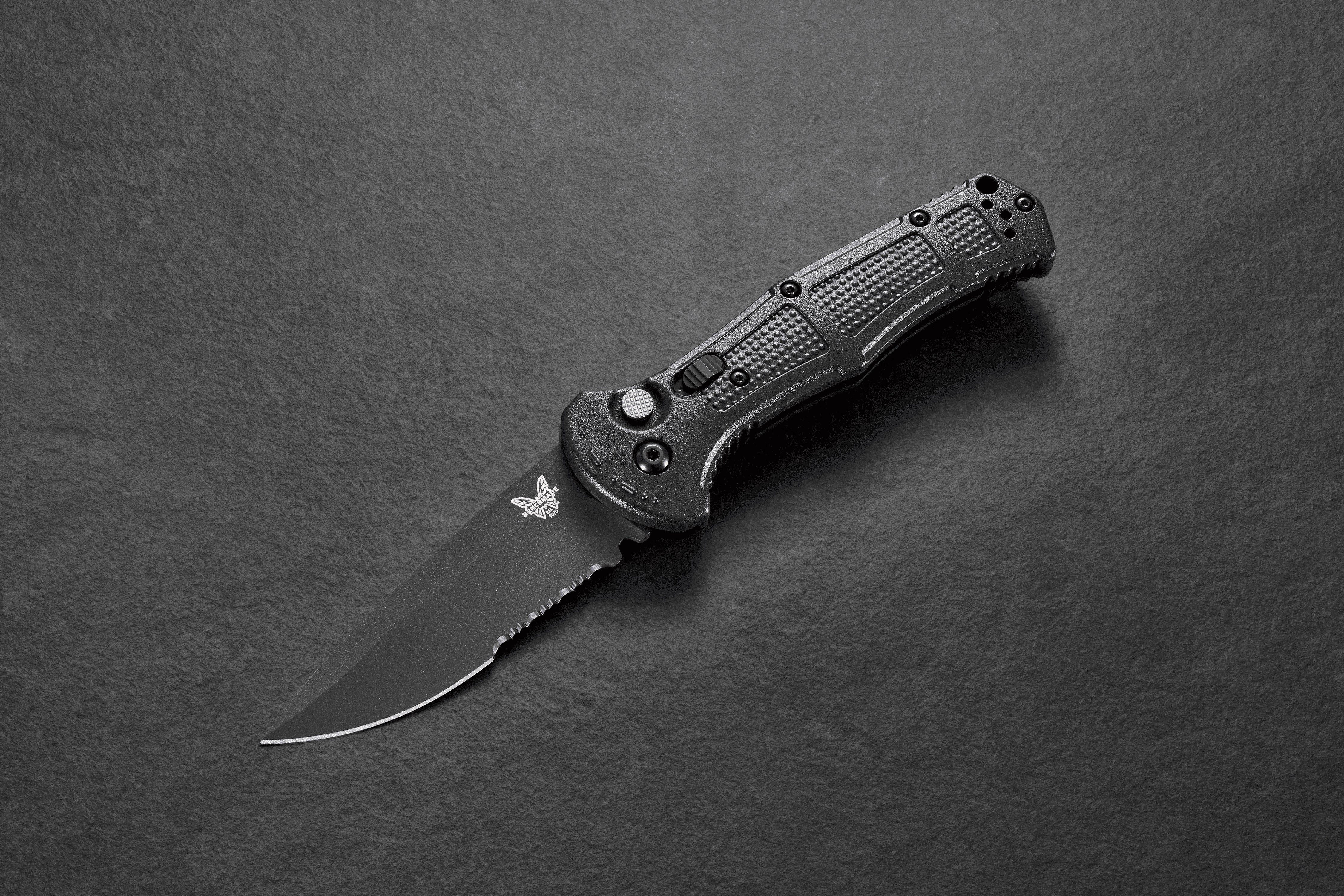 Обзор BENCHMADE CLAYMORE. Автоматический складной нож с претензией на  профессионализм